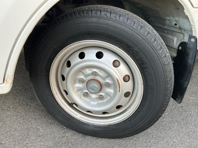 ボンゴトラック 　ナビ　ＥＴＣ　コラムＡＴ　リヤＷタイヤ　積載量８５０ｋｇ　荷台内寸２４６５×１６００　３方開　あおりカバー　エアコン　パワステ　パワーウィンドウ　Ｗエアバッグ（8枚目）