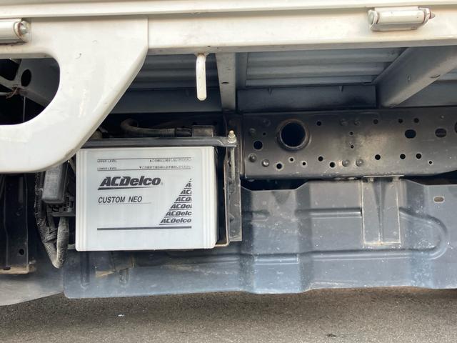 ボンゴトラック 　ナビ　ＥＴＣ　コラムＡＴ　リヤＷタイヤ　積載量８５０ｋｇ　荷台内寸２４６５×１６００　３方開　あおりカバー　エアコン　パワステ　パワーウィンドウ　Ｗエアバッグ（11枚目）