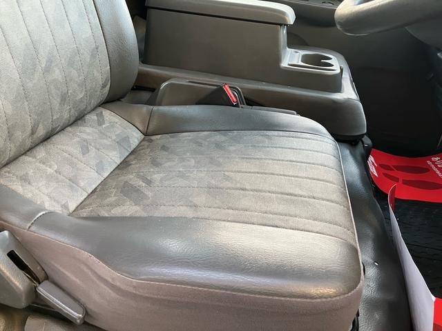 ボンゴトラック 　ナビ　ＥＴＣ　コラムＡＴ　リヤＷタイヤ　積載量８５０ｋｇ　荷台内寸２４６５×１６００　３方開　あおりカバー　エアコン　パワステ　パワーウィンドウ　Ｗエアバッグ（29枚目）