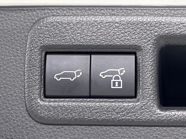 G ブラックレザーシート トヨタセーフティセンス 禁煙車 純正ナビ レーダークルーズ バックカメラ Bluetooth再生 ETC パワーシート LEDヘッドライト LEDフォグ パワーバックドア(6枚目)