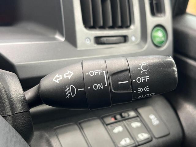 Z 禁煙車 SDナビ 後席モニター バックカメラ 両側電動スライドドア 8人乗り ETC フルセグ スマートキー HIDヘッド オートライト 純正16アルミ オートエアコン パドルシフト 電動格納ミラー(36枚目)