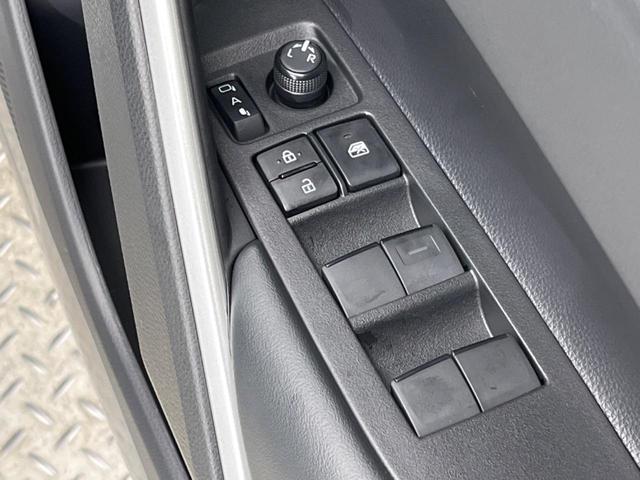 ハイブリッド Z トヨタセーフティセンス 純正9型ディスプレイオーディオ 全周囲カメラ 登録済未使用車 レーダークルーズコントロール シーケンシャルターンランプ Bluetooth再生 シートヒーター パワーシート(37枚目)