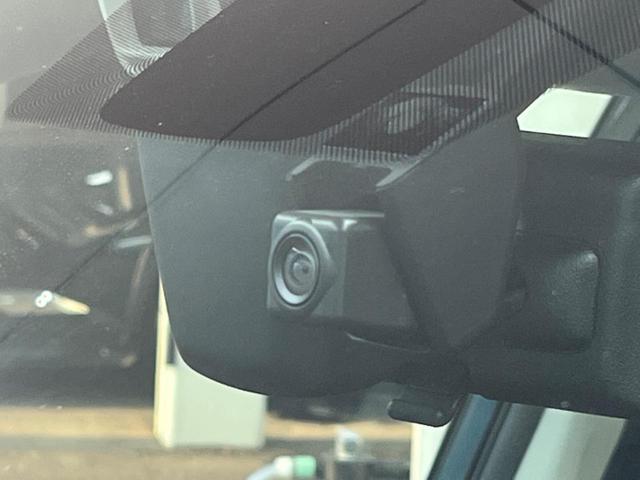フォレスター プレミアム　禁煙車　純正８インチナビ　サイドカメラ　バックカメラ　アイサイトセイフティプラス　レーダークルーズ　パワーバックドア　黒革シート　前後席シートヒーター　ドライブレコーダー　メモリー付パワーシート（7枚目）