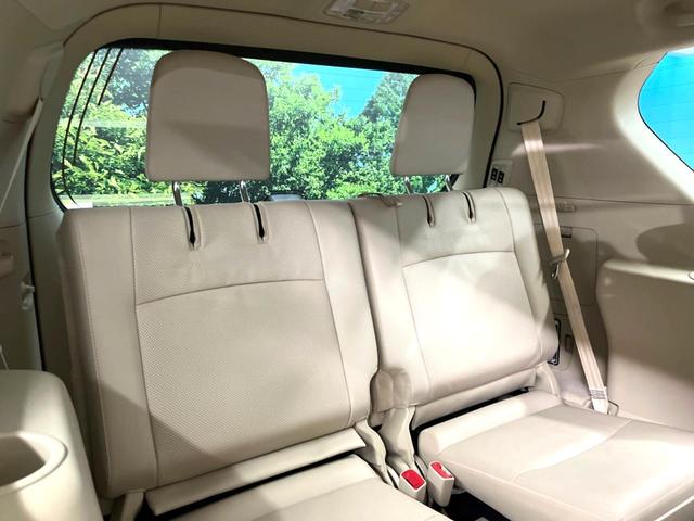 ランドクルーザープラド ＴＸ　Ｌパッケージ　マットブラックエディション　７人乗り　サンルーフ　ＫＥＮＷＯＯＤ９インチＳＤナビ　レーダークルーズコントロール　トヨタセーフティセンス　シートベンチレーション　シートヒーター　革巻きステアリング　純正１８インチアルミホイール（9枚目）