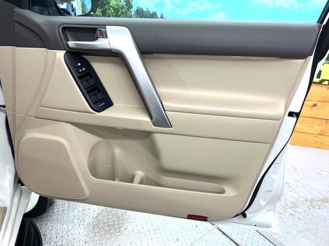 ランドクルーザープラド ＴＸ　Ｌパッケージ　マットブラックエディション　７人乗り　サンルーフ　ＫＥＮＷＯＯＤ９インチＳＤナビ　レーダークルーズコントロール　トヨタセーフティセンス　シートベンチレーション　シートヒーター　革巻きステアリング　純正１８インチアルミホイール（41枚目）