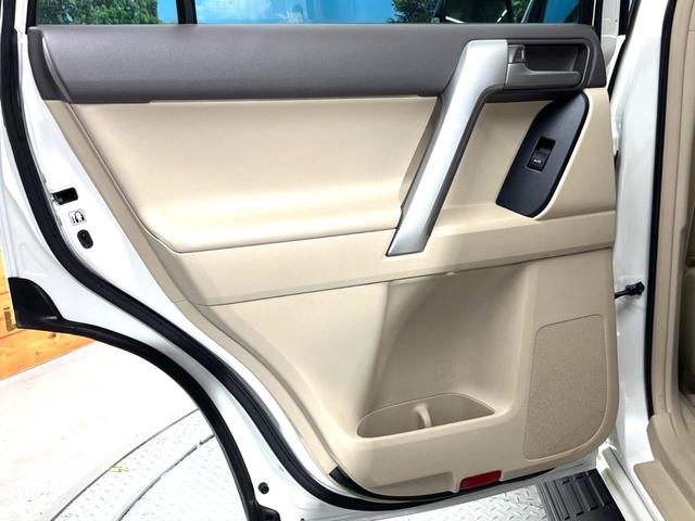 ランドクルーザープラド ＴＸ　Ｌパッケージ　マットブラックエディション　７人乗り　サンルーフ　ＫＥＮＷＯＯＤ９インチＳＤナビ　レーダークルーズコントロール　トヨタセーフティセンス　シートベンチレーション　シートヒーター　革巻きステアリング　純正１８インチアルミホイール（66枚目）
