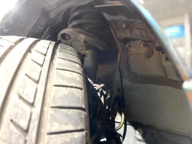 ヴォクシー ＺＳ　煌ＩＩ　モデリスタエアロ　シグネチャーイルミブレード　禁煙車　純正９インチナビ　バックカメラ　両側パワースライドドア　セーフティセンス　ドラレコ　ＬＥＤヘッド　ＥＴＣ２．０　１７インチＡＷ　リアオートエアコン（21枚目）