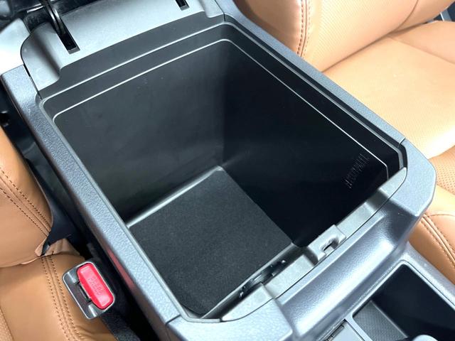 ランドクルーザープラド TX Lパッケージ 70thアニバーサリーリミテッド ムーンルーフ 禁煙車 10インチPanasonicナビ バックカメラ シートベンチレーション サドルタン革シート 360°ドラレコ セーフティセンス レーダークルーズ フルセグ BD/DVD(33枚目)