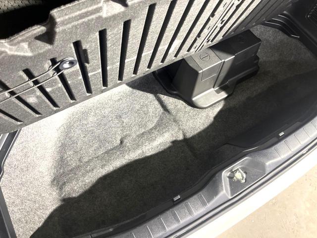 エスクァイア ハイブリッドGi ブラックテーラード 禁煙車 純正10インチナビ フリップダウン バックカメラ 両側パワースライドドア セーフティセンスC シートヒーター LEDヘッド ETC クルコン オートマチックハイビーム デュアルオートエアコン(25枚目)