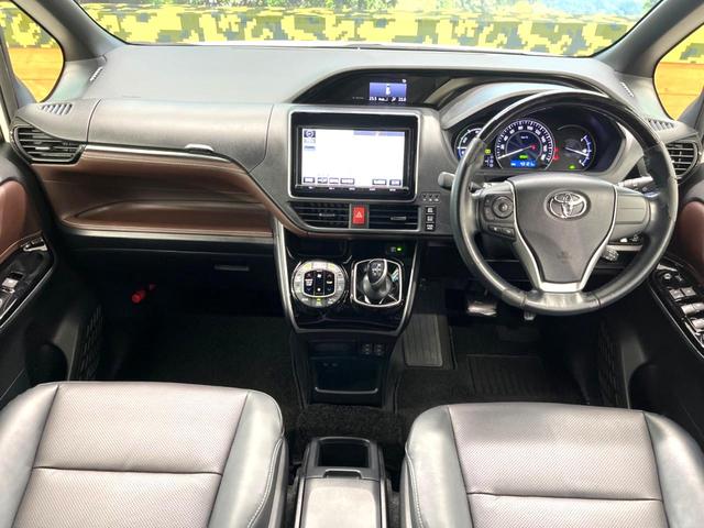 エスクァイア ハイブリッドGi 禁煙車 純正9インチナビ バックカメラ 両側パワースライドドア セーフティセンスC 合皮シート シートヒーター スマートキー LEDヘッド ETC クルコン オートマチックハイビーム オートエアコン(2枚目)