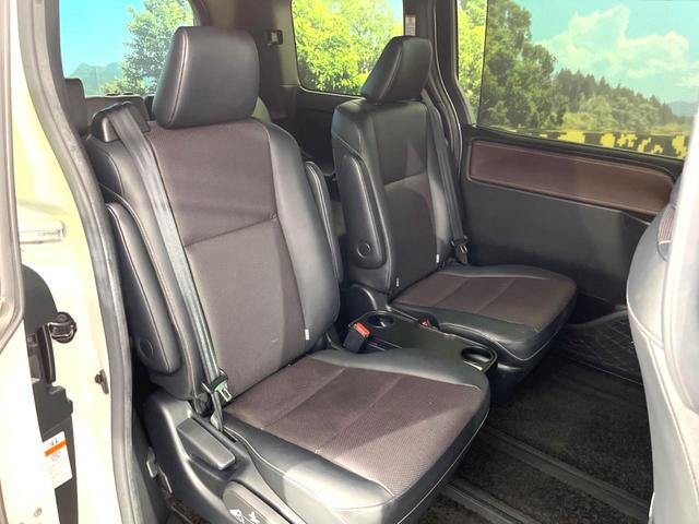 エスクァイア ハイブリッドGi 禁煙車 純正9インチナビ バックカメラ 両側パワースライドドア セーフティセンスC 合皮シート シートヒーター スマートキー LEDヘッド ETC クルコン オートマチックハイビーム オートエアコン(9枚目)