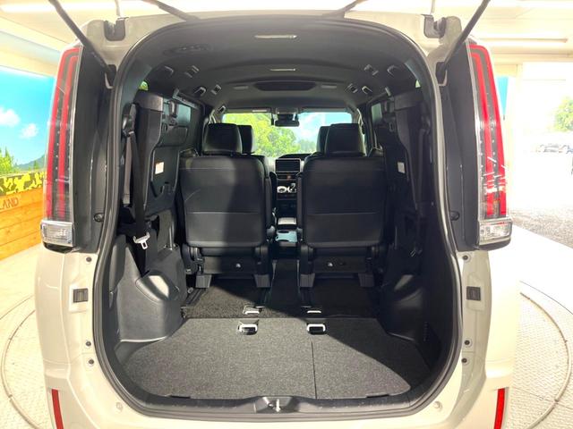 エスクァイア ハイブリッドGi 禁煙車 純正9インチナビ バックカメラ 両側パワースライドドア セーフティセンスC 合皮シート シートヒーター スマートキー LEDヘッド ETC クルコン オートマチックハイビーム オートエアコン(11枚目)