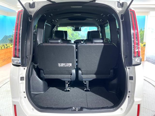 エスクァイア ハイブリッドGi 禁煙車 純正9インチナビ バックカメラ 両側パワースライドドア セーフティセンスC 合皮シート シートヒーター スマートキー LEDヘッド ETC クルコン オートマチックハイビーム オートエアコン(28枚目)