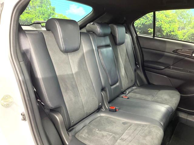 エクリプスクロス ブラックエディション　４ＷＤ　サンルーフ　全周囲カメラ　衝突被害軽減システム　禁煙車　電動リアゲート　ハーフレザーシート　全席シートヒーター　パワーシート　コーナーセンサー　スマートキー　ＬＥＤヘッド　クルコン（9枚目）