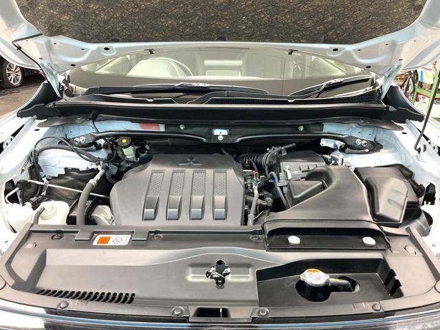 エクリプスクロス ブラックエディション　４ＷＤ　サンルーフ　全周囲カメラ　衝突被害軽減システム　禁煙車　電動リアゲート　ハーフレザーシート　全席シートヒーター　パワーシート　コーナーセンサー　スマートキー　ＬＥＤヘッド　クルコン（18枚目）