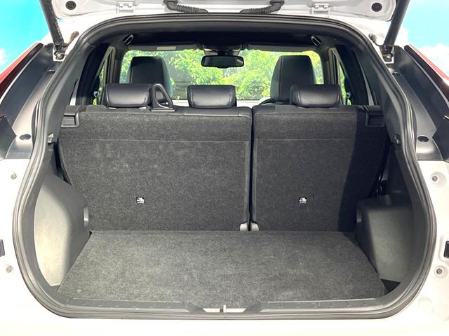 エクリプスクロス ブラックエディション　４ＷＤ　サンルーフ　全周囲カメラ　衝突被害軽減システム　禁煙車　電動リアゲート　ハーフレザーシート　全席シートヒーター　パワーシート　コーナーセンサー　スマートキー　ＬＥＤヘッド　クルコン（28枚目）