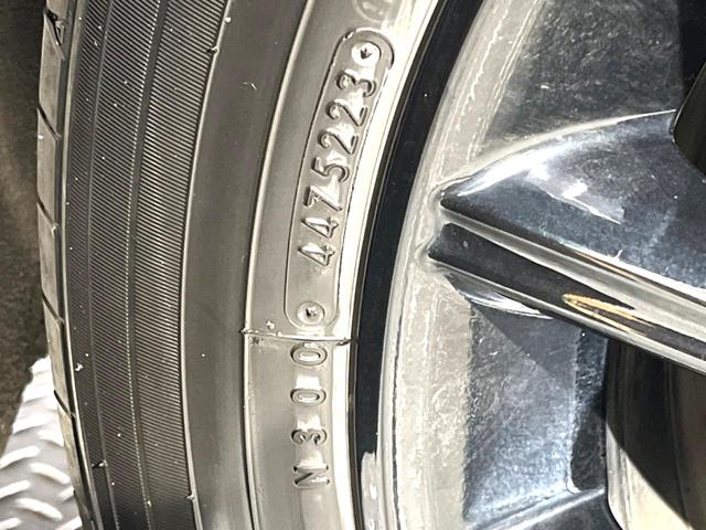 エクリプスクロス ブラックエディション　４ＷＤ　サンルーフ　全周囲カメラ　衝突被害軽減システム　禁煙車　電動リアゲート　ハーフレザーシート　全席シートヒーター　パワーシート　コーナーセンサー　スマートキー　ＬＥＤヘッド　クルコン（34枚目）