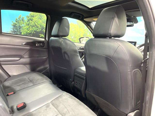 エクリプスクロス ブラックエディション　４ＷＤ　サンルーフ　全周囲カメラ　衝突被害軽減システム　禁煙車　電動リアゲート　ハーフレザーシート　全席シートヒーター　パワーシート　コーナーセンサー　スマートキー　ＬＥＤヘッド　クルコン（39枚目）