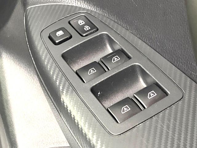 エクリプスクロス ブラックエディション　４ＷＤ　サンルーフ　全周囲カメラ　衝突被害軽減システム　禁煙車　電動リアゲート　ハーフレザーシート　全席シートヒーター　パワーシート　コーナーセンサー　スマートキー　ＬＥＤヘッド　クルコン（43枚目）