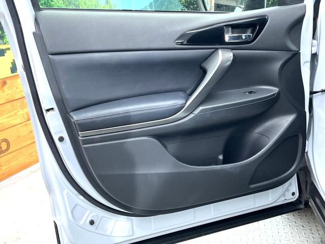 エクリプスクロス ブラックエディション　４ＷＤ　サンルーフ　全周囲カメラ　衝突被害軽減システム　禁煙車　電動リアゲート　ハーフレザーシート　全席シートヒーター　パワーシート　コーナーセンサー　スマートキー　ＬＥＤヘッド　クルコン（65枚目）