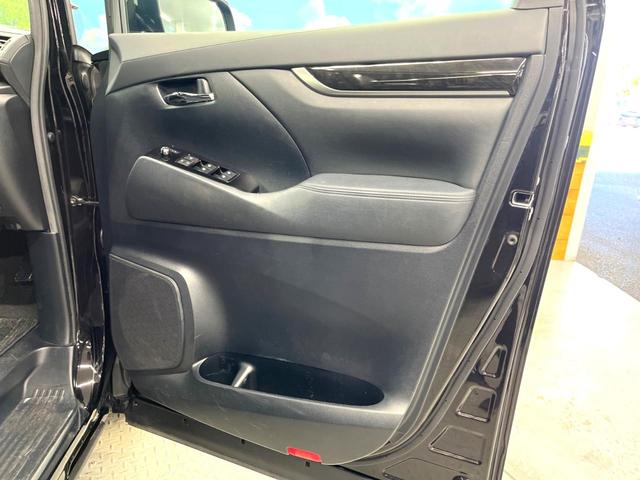 ヴェルファイア ２．５Ｚ　Ａエディション　ゴールデンアイズ　両側電動スライドドア　アルパイン製１１インチナビ　バックカメラ　プリクラッシュセーフティーシステム　レーダークルーズ　禁煙車　パワーバックドア　インテリジェントクリアランスソナー　スマートキー（43枚目）