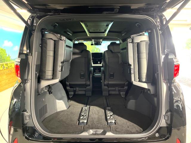 アルファードハイブリッド Z ガラスルーフ 両側電動スライドドア 14インチディスプレイオーディオ 後席モニター パノラミックビューモニター セーフティセンス 100V電源 レーダークルーズ 禁煙車 電動リアゲート(11枚目)