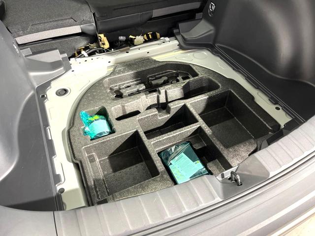 カローラクロス ハイブリッド Z ガラスルーフ パノラミックビューモニター トヨタセーフティセンス ブラインドスポットモニター ハンズフリーパワーバックドア 10.5インチディスプレイオーディオ LEDヘッドライト パワーシート(24枚目)