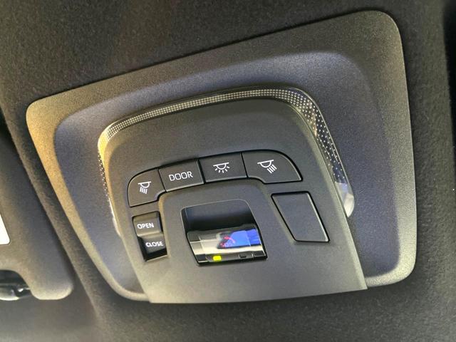 カローラクロス ハイブリッド Z ガラスルーフ パノラミックビューモニター トヨタセーフティセンス ブラインドスポットモニター ハンズフリーパワーバックドア 10.5インチディスプレイオーディオ LEDヘッドライト パワーシート(66枚目)