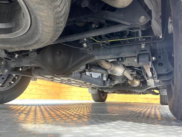 ランドクルーザープラド ＴＸ　Ｌパッケージ　７０ｔｈアニバーサリーリミテッド　サンルーフ　パノラミックビューモニター　シートベンチレーション　トヨタセーフティセンス　デジタルインナーミラー　レーダークルーズコントロール　ＬＥＤヘッドライト　革巻きステアリング　ＥＴＣ２．０（21枚目）