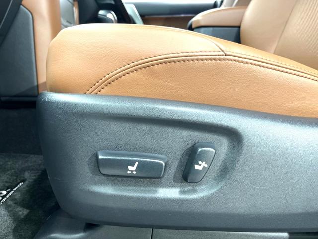 ランドクルーザープラド ＴＸ　Ｌパッケージ　７０ｔｈアニバーサリーリミテッド　サンルーフ　パノラミックビューモニター　シートベンチレーション　トヨタセーフティセンス　デジタルインナーミラー　レーダークルーズコントロール　ＬＥＤヘッドライト　革巻きステアリング　ＥＴＣ２．０（50枚目）