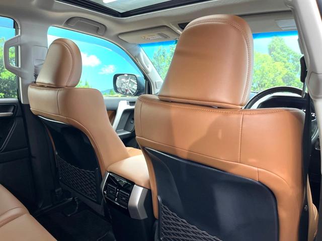 ランドクルーザープラド ＴＸ　Ｌパッケージ　７０ｔｈアニバーサリーリミテッド　サンルーフ　パノラミックビューモニター　シートベンチレーション　トヨタセーフティセンス　デジタルインナーミラー　レーダークルーズコントロール　ＬＥＤヘッドライト　革巻きステアリング　ＥＴＣ２．０（52枚目）