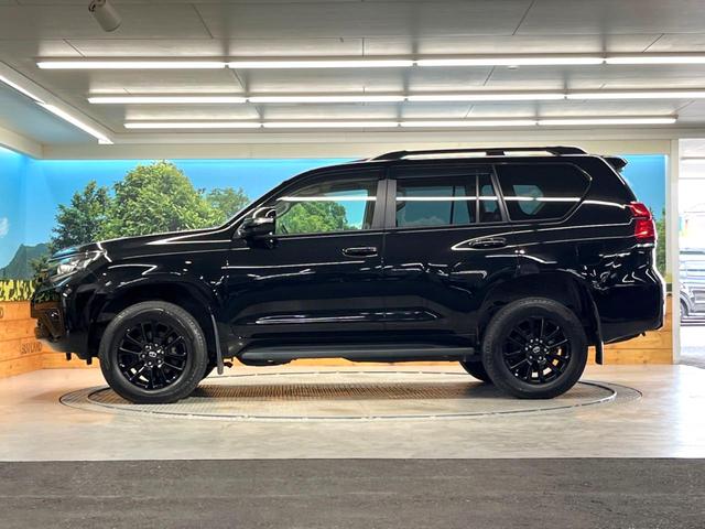 ランドクルーザープラド ＴＸ　Ｌパッケージ　７０ｔｈアニバーサリーリミテッド　サンルーフ　パノラミックビューモニター　シートベンチレーション　トヨタセーフティセンス　デジタルインナーミラー　レーダークルーズコントロール　ＬＥＤヘッドライト　革巻きステアリング　ＥＴＣ２．０（69枚目）