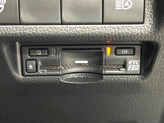 ＲＡＶ４ ハイブリッドアドベンチャー　オフロードパッケージＩＩ　トヨタセーフティセンス　ブラインドスポットモニター　レーダークルーズコントロール　純正１０．５インチディスプレイオーディオ　ＬＥＤヘッドライト　純正１８インチアルミホイール　ＥＴＣ２．０（7枚目）