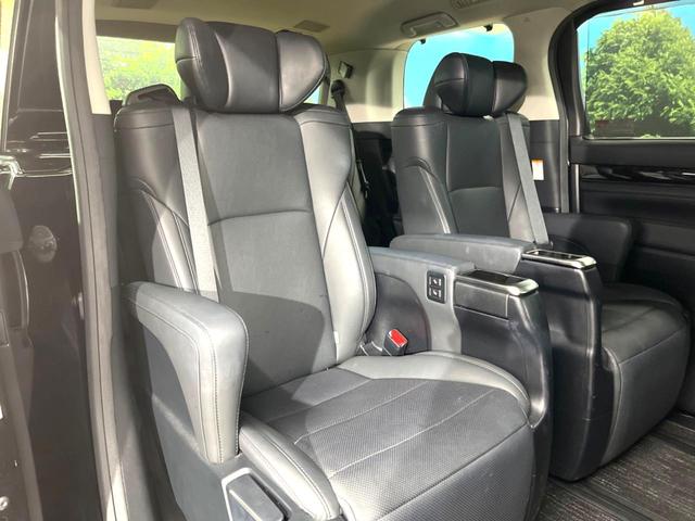 アルファード ２．５Ｓ　Ｃパッケージ　禁煙車　メーカーナビ　リアエンターテインメントシステム　パノラミックビュー　ＪＢＬプレミアムサウンド　シートベンチレーション　ブラインドスポット　シーケンシャルターンランプ　セーフティセンス（9枚目）