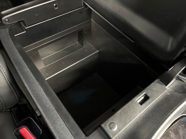 アルファード ２．５Ｓ　Ｃパッケージ　禁煙車　メーカーナビ　リアエンターテインメントシステム　パノラミックビュー　ＪＢＬプレミアムサウンド　シートベンチレーション　ブラインドスポット　シーケンシャルターンランプ　セーフティセンス（51枚目）