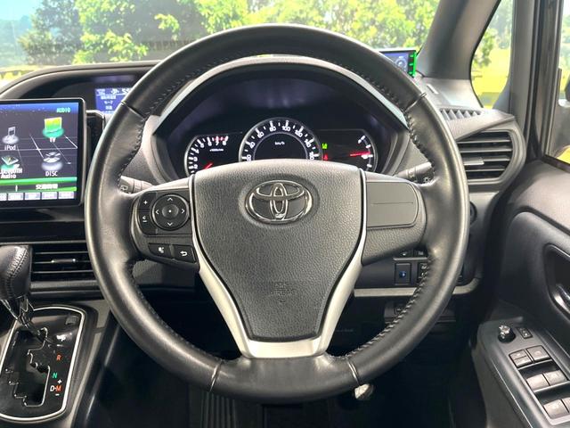 ヴォクシー ＺＳ　煌　両側電動スライドドア　Ｐａｎａｓｏｎｉｃ製１０インチナビ　バックカメラ　セーフティセンスＣ　禁煙車　スマートキー　ＬＥＤヘッド　ＥＴＣ　オートマチックハイビーム　デュアルオートエアコン（11枚目）