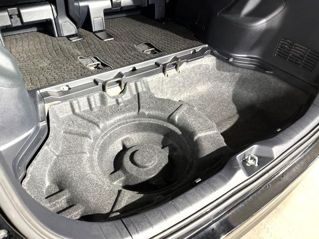 ヴォクシー ＺＳ　煌　両側電動スライドドア　Ｐａｎａｓｏｎｉｃ製１０インチナビ　バックカメラ　セーフティセンスＣ　禁煙車　スマートキー　ＬＥＤヘッド　ＥＴＣ　オートマチックハイビーム　デュアルオートエアコン（21枚目）