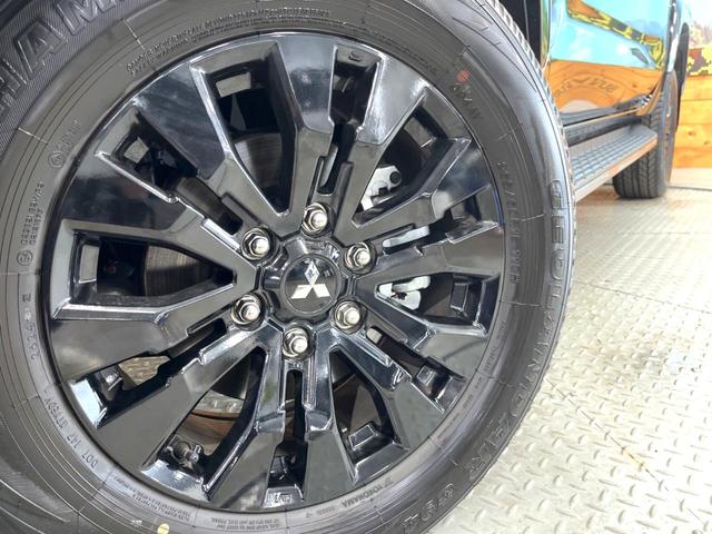 トライトン GSR 4WD ディーゼル 純正9インチナビ 全周囲カメラ eーアシスト AppleCarPlay レーダークルーズ 禁煙車 黒本革シート シートヒーター シートエアコン パワーシート コーナーセンサー(13枚目)