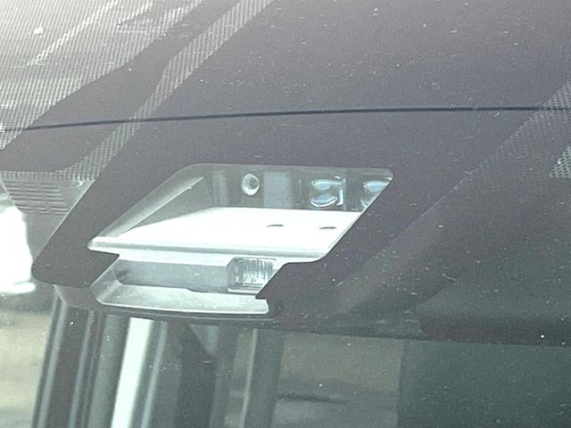 エスクァイア ハイブリッドＧｉ　両側電動スライドドア　トヨタセーフティセンス　禁煙車　ナビ　バックカメラ　ＥＴＣ　Ｂｌｕｅｔｏｏｔｈ再生　フルセグＴＶ　ドラレコ　シートヒーター　合皮シート　ＬＥＤヘッドライト　クルーズコントロール（5枚目）