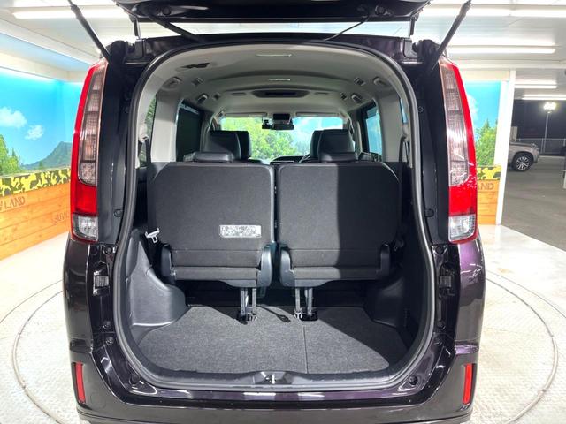 エスクァイア ハイブリッドＧｉ　両側電動スライドドア　トヨタセーフティセンス　禁煙車　ナビ　バックカメラ　ＥＴＣ　Ｂｌｕｅｔｏｏｔｈ再生　フルセグＴＶ　ドラレコ　シートヒーター　合皮シート　ＬＥＤヘッドライト　クルーズコントロール（25枚目）