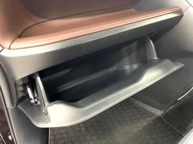 エスクァイア ハイブリッドＧｉ　両側電動スライドドア　トヨタセーフティセンス　禁煙車　ナビ　バックカメラ　ＥＴＣ　Ｂｌｕｅｔｏｏｔｈ再生　フルセグＴＶ　ドラレコ　シートヒーター　合皮シート　ＬＥＤヘッドライト　クルーズコントロール（56枚目）