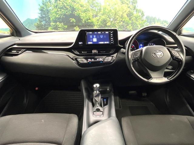 Ｃ－ＨＲ Ｓ　ＬＥＤパッケージ　トヨタセーフティセンス　レーダークルーズコントロール　ビルトインＥＴＣ　Ｂｌｕｅｔｏｏｔｈ再生　ＬＥＤヘッドライト　シーケンシャルターンランプ　純正１７インチアルミホイール　革巻きステアリング（2枚目）