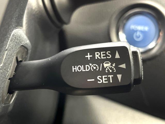 Ｃ－ＨＲ Ｓ　ＬＥＤパッケージ　トヨタセーフティセンス　レーダークルーズコントロール　ビルトインＥＴＣ　Ｂｌｕｅｔｏｏｔｈ再生　ＬＥＤヘッドライト　シーケンシャルターンランプ　純正１７インチアルミホイール　革巻きステアリング（5枚目）