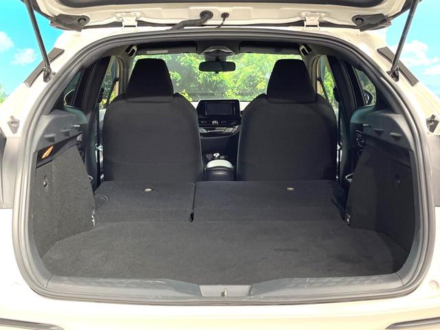 Ｃ－ＨＲ Ｓ　ＬＥＤパッケージ　トヨタセーフティセンス　レーダークルーズコントロール　ビルトインＥＴＣ　Ｂｌｕｅｔｏｏｔｈ再生　ＬＥＤヘッドライト　シーケンシャルターンランプ　純正１７インチアルミホイール　革巻きステアリング（9枚目）