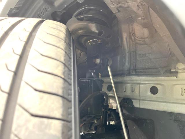 Ｃ－ＨＲ Ｓ　ＬＥＤパッケージ　トヨタセーフティセンス　レーダークルーズコントロール　ビルトインＥＴＣ　Ｂｌｕｅｔｏｏｔｈ再生　ＬＥＤヘッドライト　シーケンシャルターンランプ　純正１７インチアルミホイール　革巻きステアリング（19枚目）