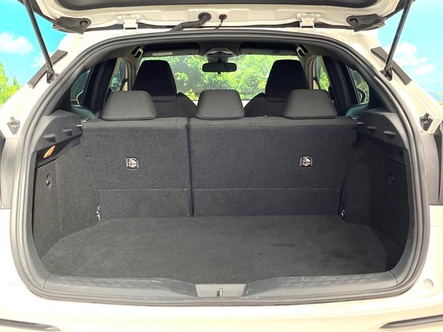 Ｃ－ＨＲ Ｓ　ＬＥＤパッケージ　トヨタセーフティセンス　レーダークルーズコントロール　ビルトインＥＴＣ　Ｂｌｕｅｔｏｏｔｈ再生　ＬＥＤヘッドライト　シーケンシャルターンランプ　純正１７インチアルミホイール　革巻きステアリング（22枚目）