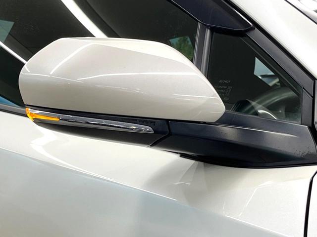 Ｃ－ＨＲ Ｓ　ＬＥＤパッケージ　トヨタセーフティセンス　レーダークルーズコントロール　ビルトインＥＴＣ　Ｂｌｕｅｔｏｏｔｈ再生　ＬＥＤヘッドライト　シーケンシャルターンランプ　純正１７インチアルミホイール　革巻きステアリング（27枚目）