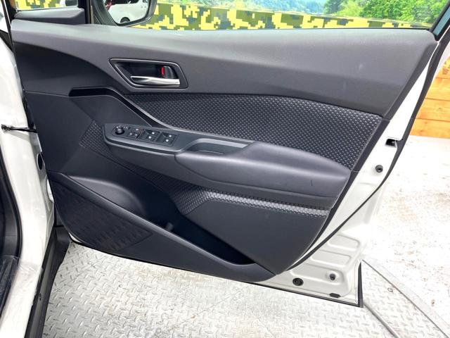 Ｃ－ＨＲ Ｓ　ＬＥＤパッケージ　トヨタセーフティセンス　レーダークルーズコントロール　ビルトインＥＴＣ　Ｂｌｕｅｔｏｏｔｈ再生　ＬＥＤヘッドライト　シーケンシャルターンランプ　純正１７インチアルミホイール　革巻きステアリング（34枚目）