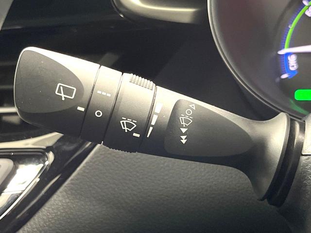 Ｃ－ＨＲ Ｓ　ＬＥＤパッケージ　トヨタセーフティセンス　レーダークルーズコントロール　ビルトインＥＴＣ　Ｂｌｕｅｔｏｏｔｈ再生　ＬＥＤヘッドライト　シーケンシャルターンランプ　純正１７インチアルミホイール　革巻きステアリング（42枚目）