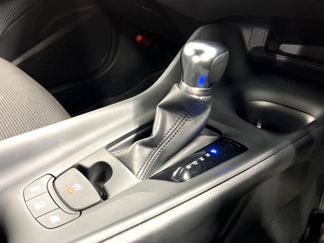 Ｃ－ＨＲ Ｓ　ＬＥＤパッケージ　トヨタセーフティセンス　レーダークルーズコントロール　ビルトインＥＴＣ　Ｂｌｕｅｔｏｏｔｈ再生　ＬＥＤヘッドライト　シーケンシャルターンランプ　純正１７インチアルミホイール　革巻きステアリング（45枚目）